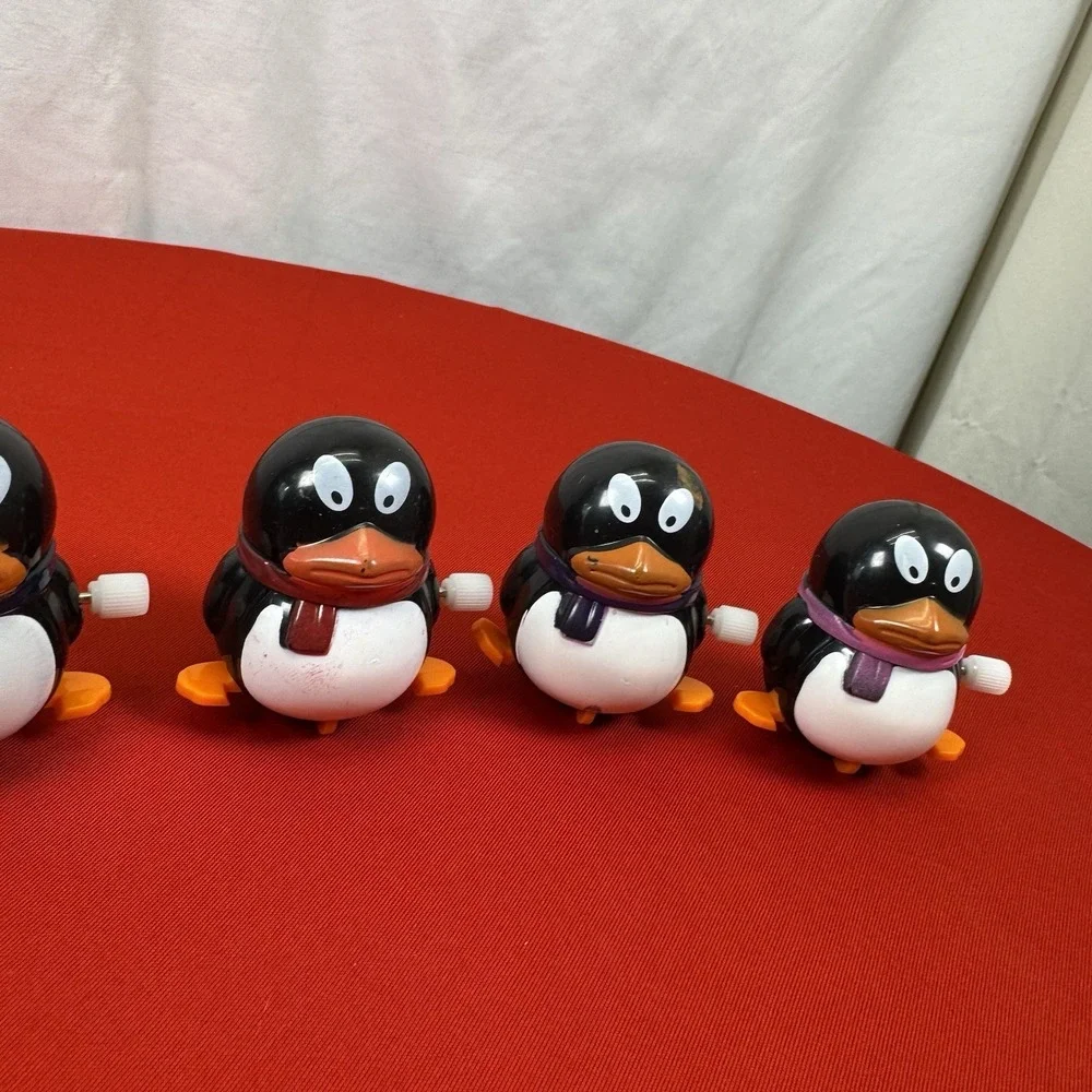 Robin Reed Christmas Wind Up Toy Racing Penguins Set 6